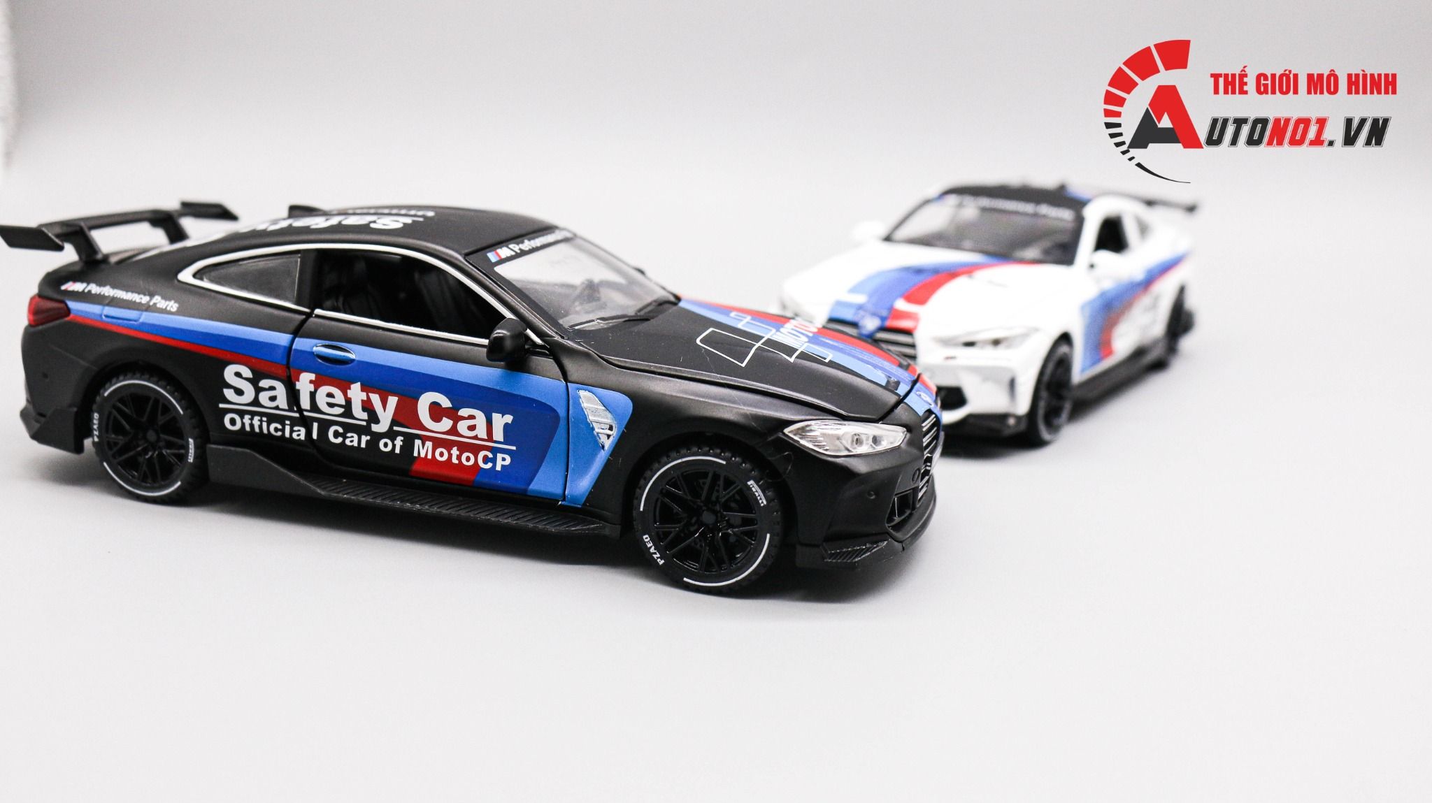  Mô hình xe Ô Tô Bmw M4 Dmt Safety Racing tỉ lệ 1:32 Xinao 7912 