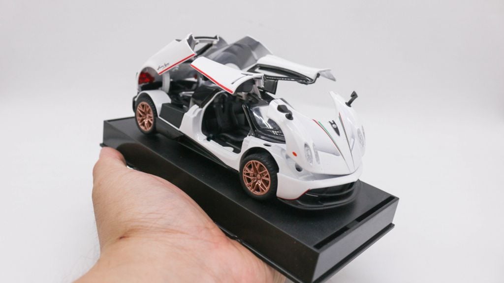 MÔ HÌNH XE PAGANI HUAYRA DINASTIA WHITE 1:32 ALLOY 7905