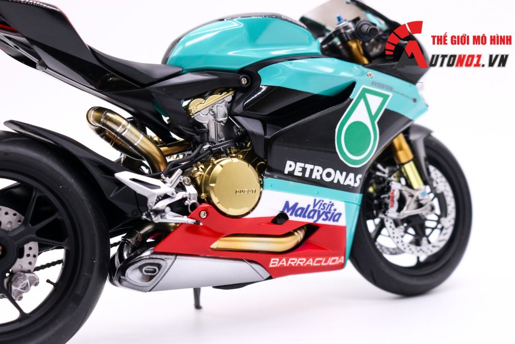 MÔ HÌNH DUCATI 1199 PANIGALE S PETRONAS 1:12 TAMIYA D083