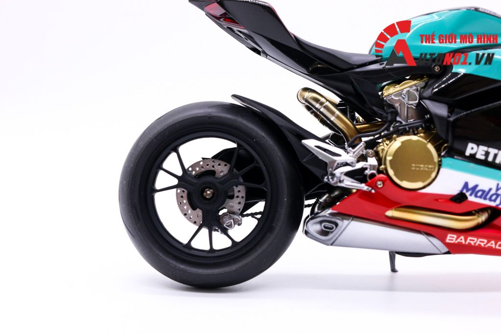 MÔ HÌNH DUCATI 1199 PANIGALE S PETRONAS 1:12 TAMIYA D083