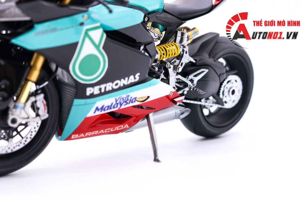 MÔ HÌNH DUCATI 1199 PANIGALE S PETRONAS 1:12 TAMIYA D083