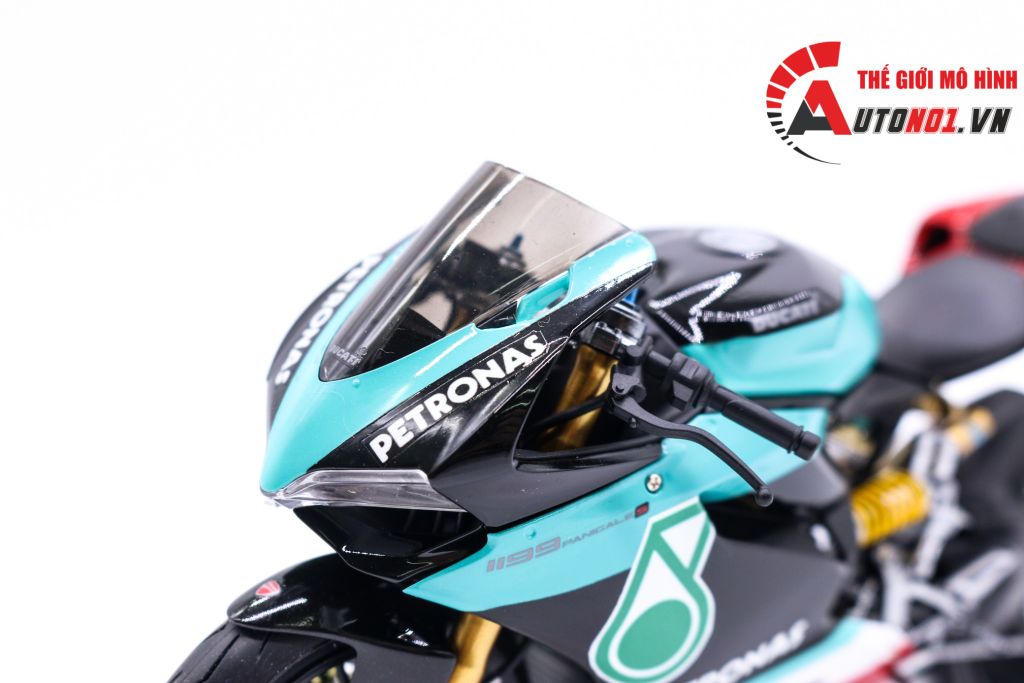 MÔ HÌNH DUCATI 1199 PANIGALE S PETRONAS 1:12 TAMIYA D083