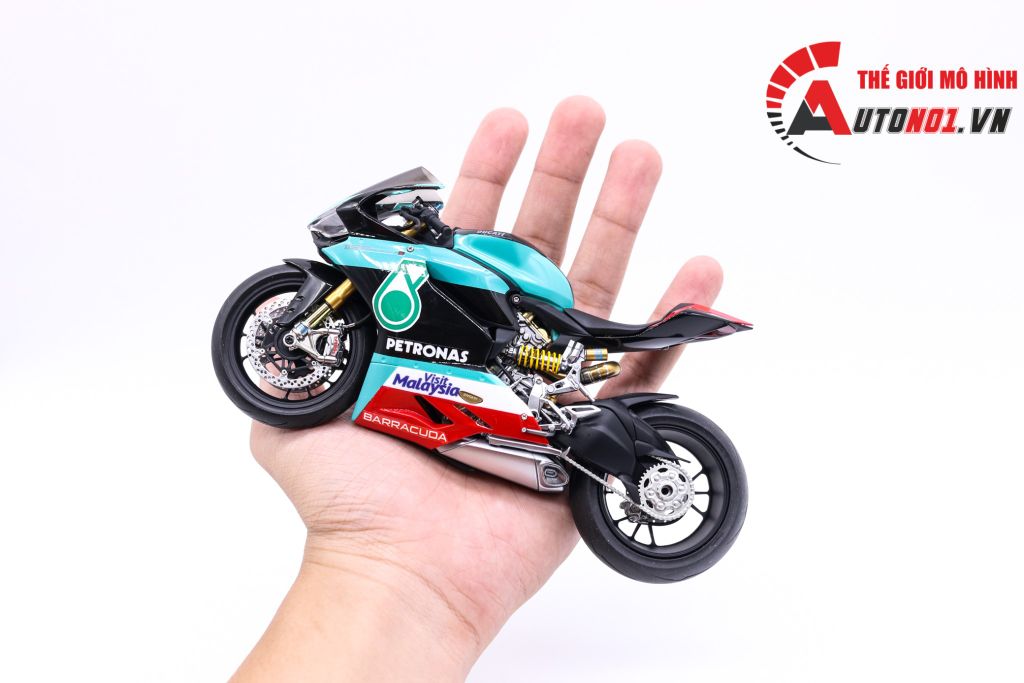 MÔ HÌNH DUCATI 1199 PANIGALE S PETRONAS 1:12 TAMIYA D083