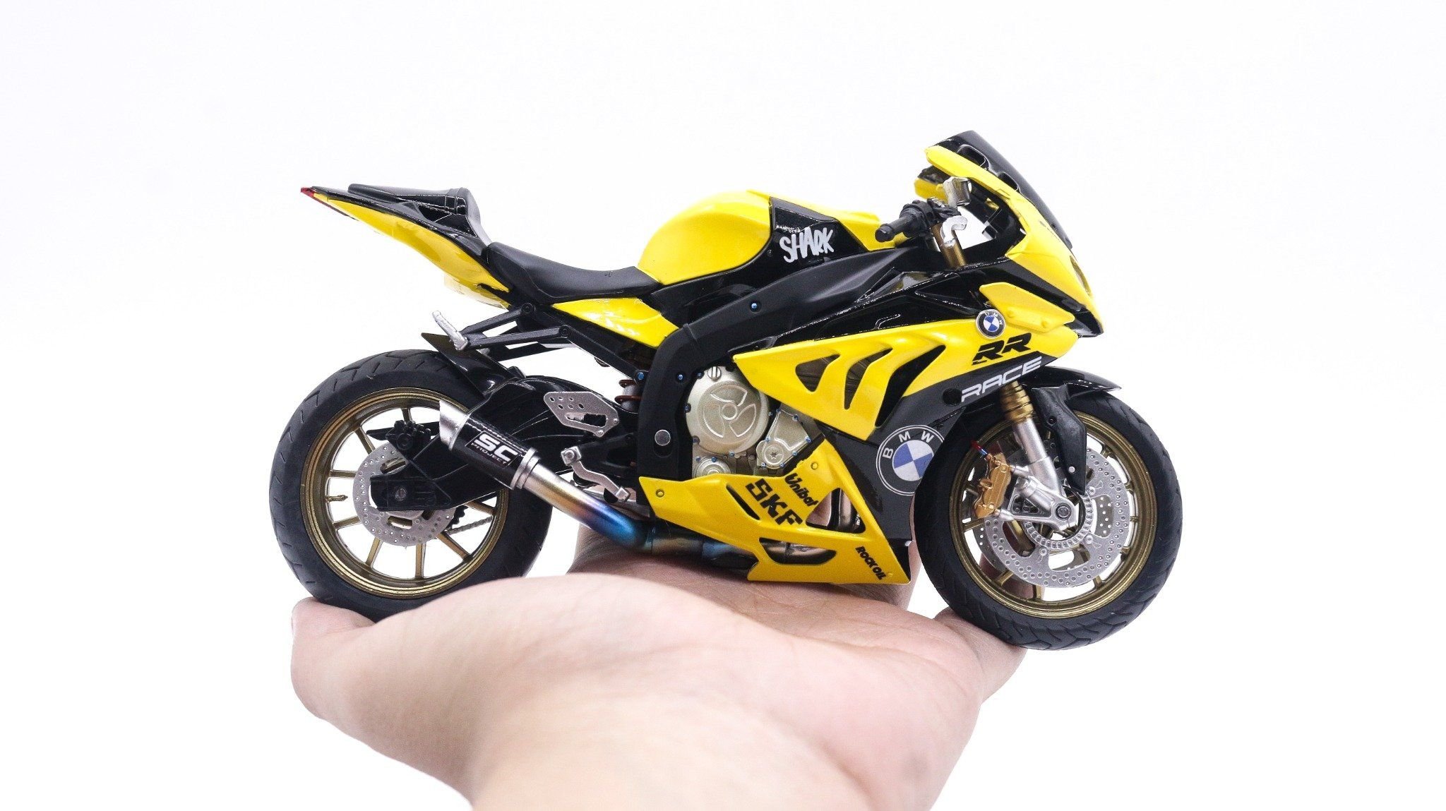  Mô hình xe độ BMW S1000RR Cá Mập vàng độ mâm - độ pô tỉ lệ 1:12 Autono1 Joycity D022G 