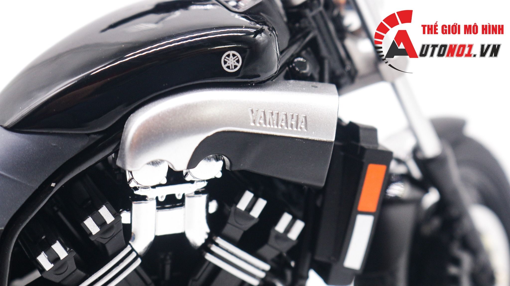  Mô hình xe Yamaha VMax 1:12 Aoshima 8042 