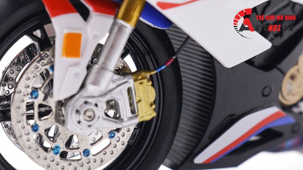 MÔ HÌNH BMW S1000RR WHITE BLUE 2020 ĐỘ PÔ AKRAPOVIC 1:12 D116