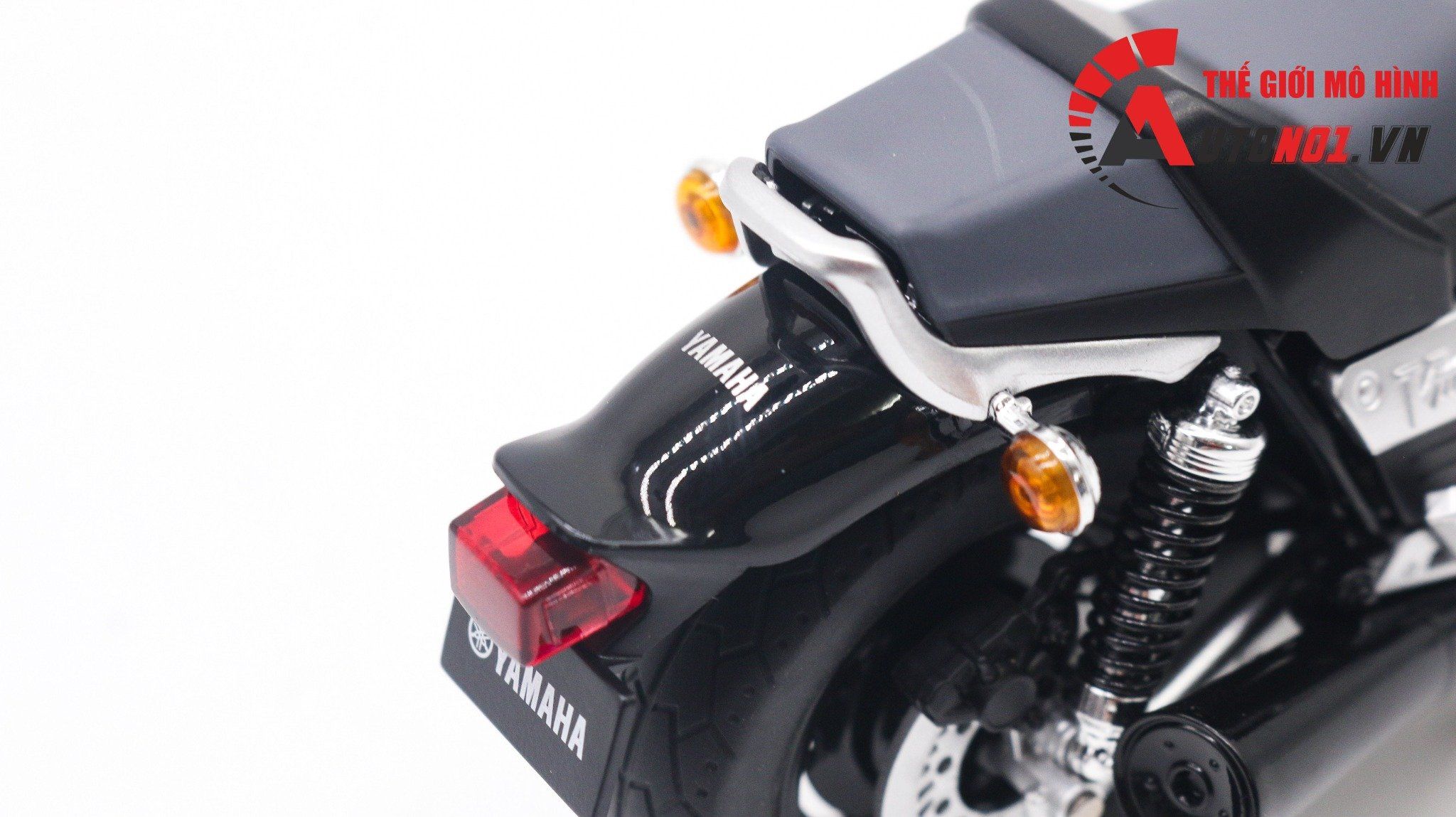  Mô hình xe Yamaha VMax 1:12 Aoshima 8042 