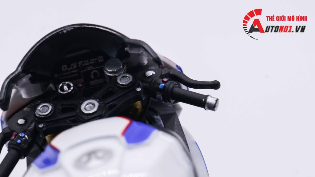 MÔ HÌNH BMW S1000RR WHITE BLUE 2020 ĐỘ PÔ AKRAPOVIC 1:12 D116