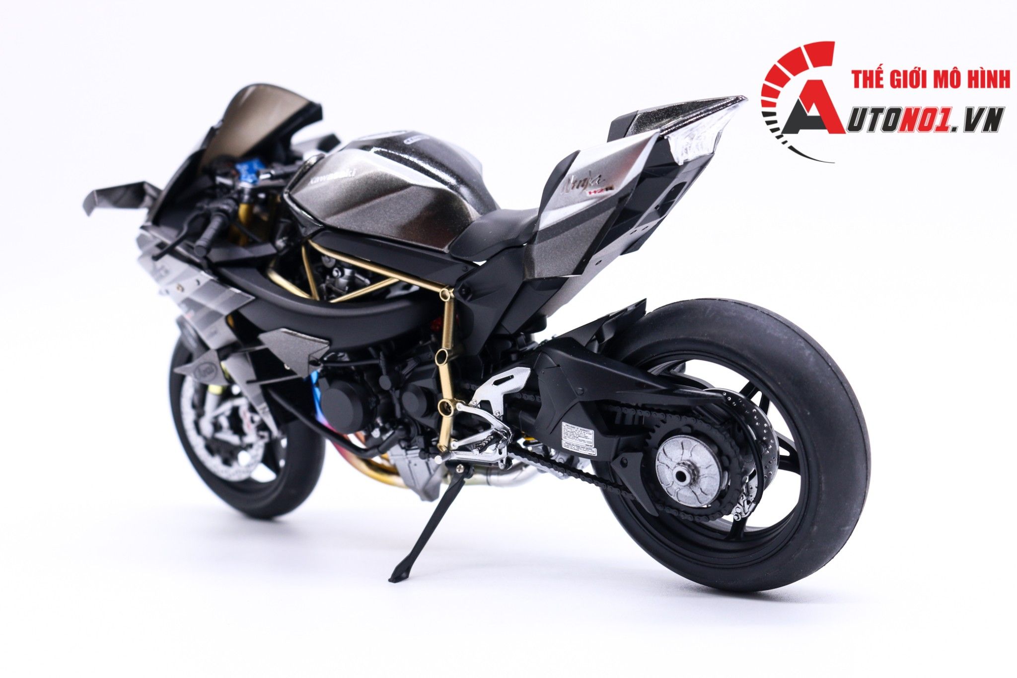  Mô hình xe cao cấp Kawasaki H2r Custom Black Silver 1:12 Tamiya D084 