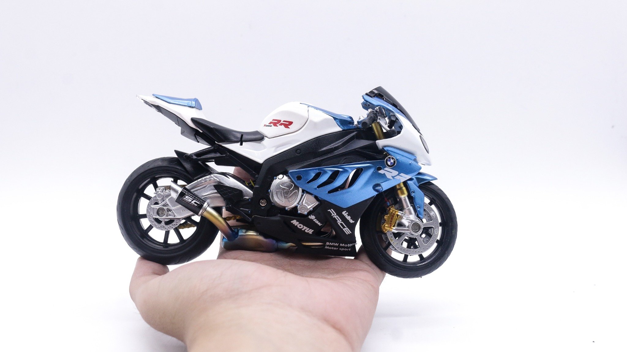  Mô hình xe độ Bmw S1000rr Blue White Pô Sc - Mâm Tỉ Lệ 1:12 Autono1 MSZ D224E 