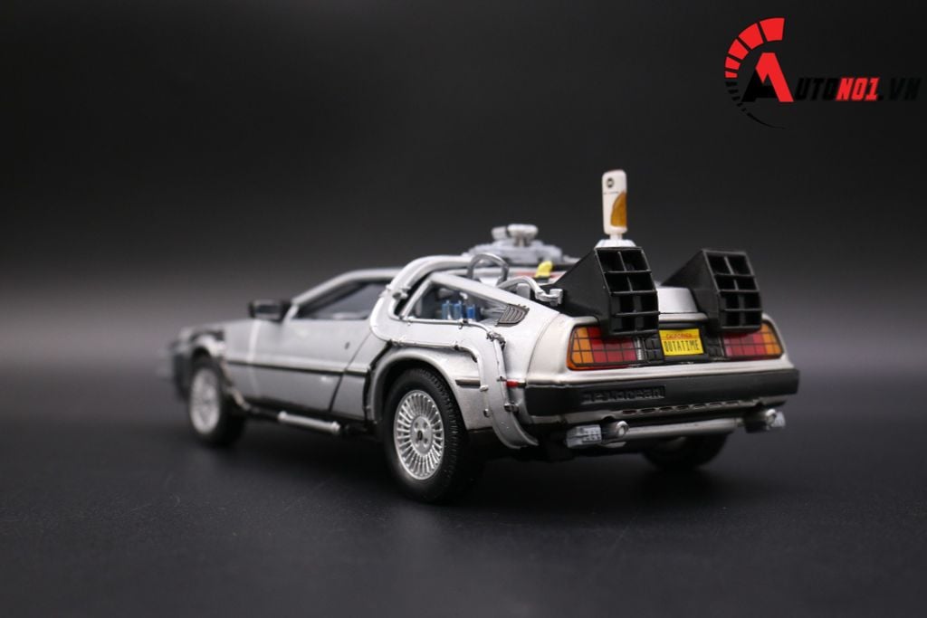 MÔ HÌNH XE DMC BACK TO THE FUTURE II 1:24 WELLY 2478