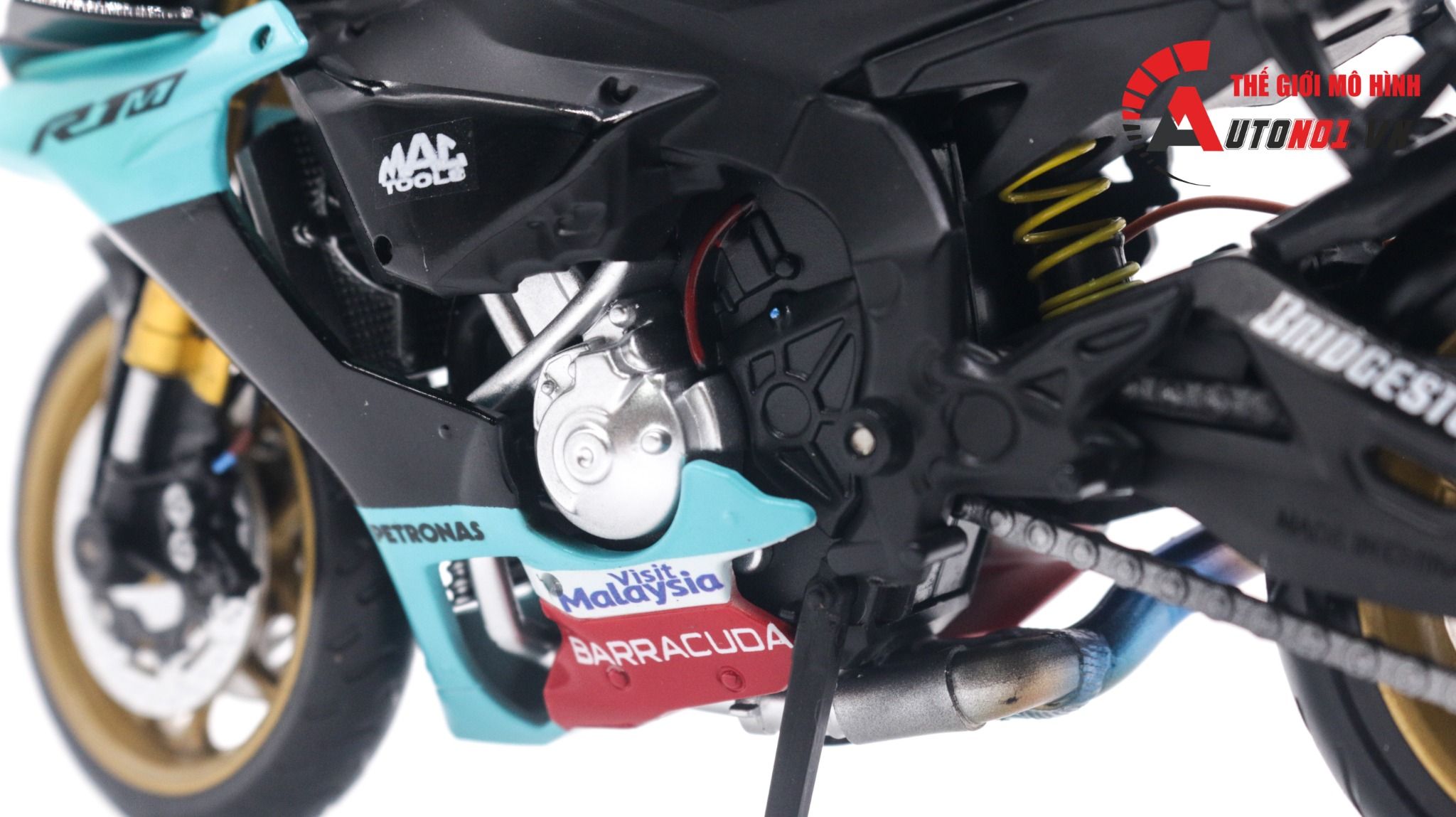  Mô hình xe độ Yamaha R1m Petronas race độ pô Akrapovic 1:12 Autono1 MSZ D028M 