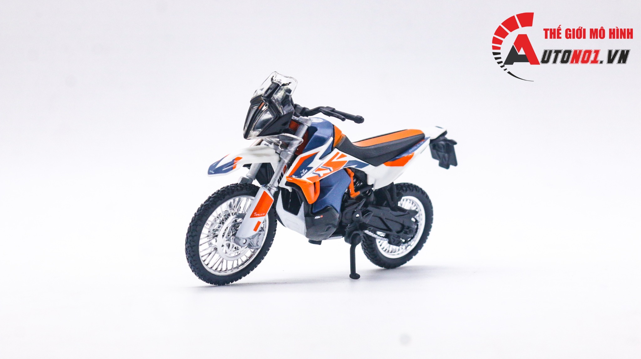  Mô hình xe KTM 790 Adventure R Rally 1:18 Bburago MT008 