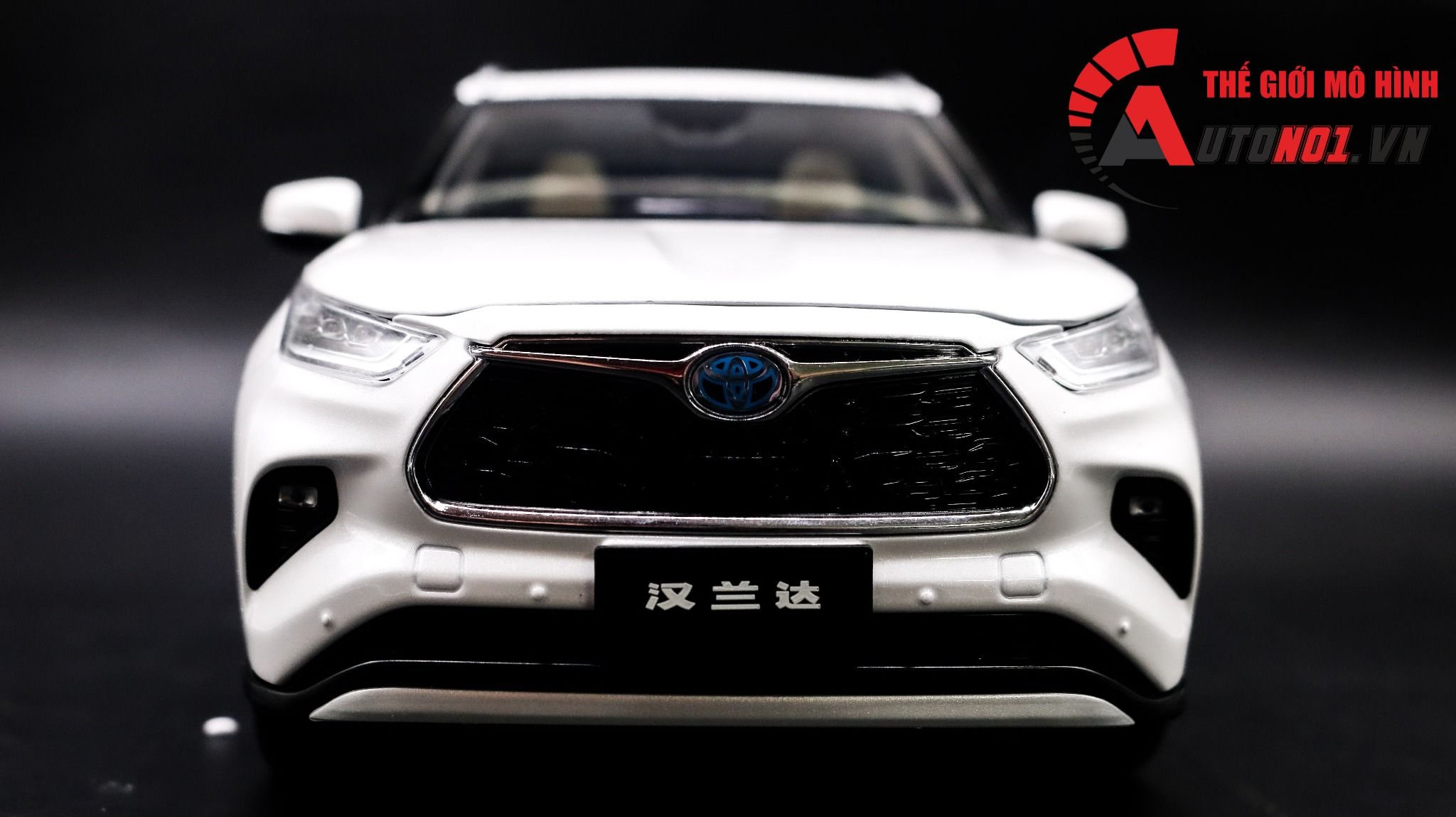  Mô hình xe Toyota Highlander 2021 1:18 Paudi 8067 