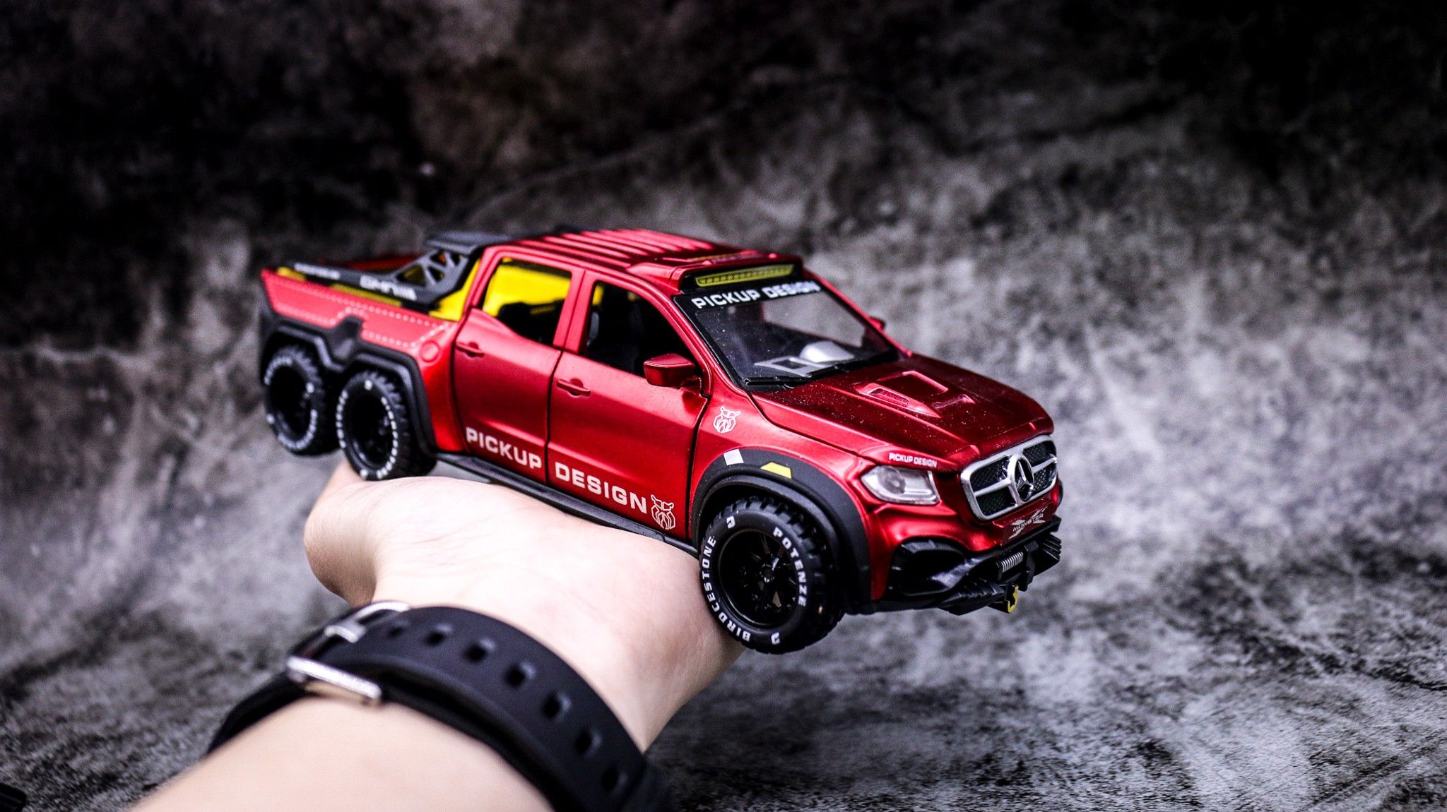  Mô hình xe Mercedes X-Class 6x6 1:32 Chimei Model 6925 