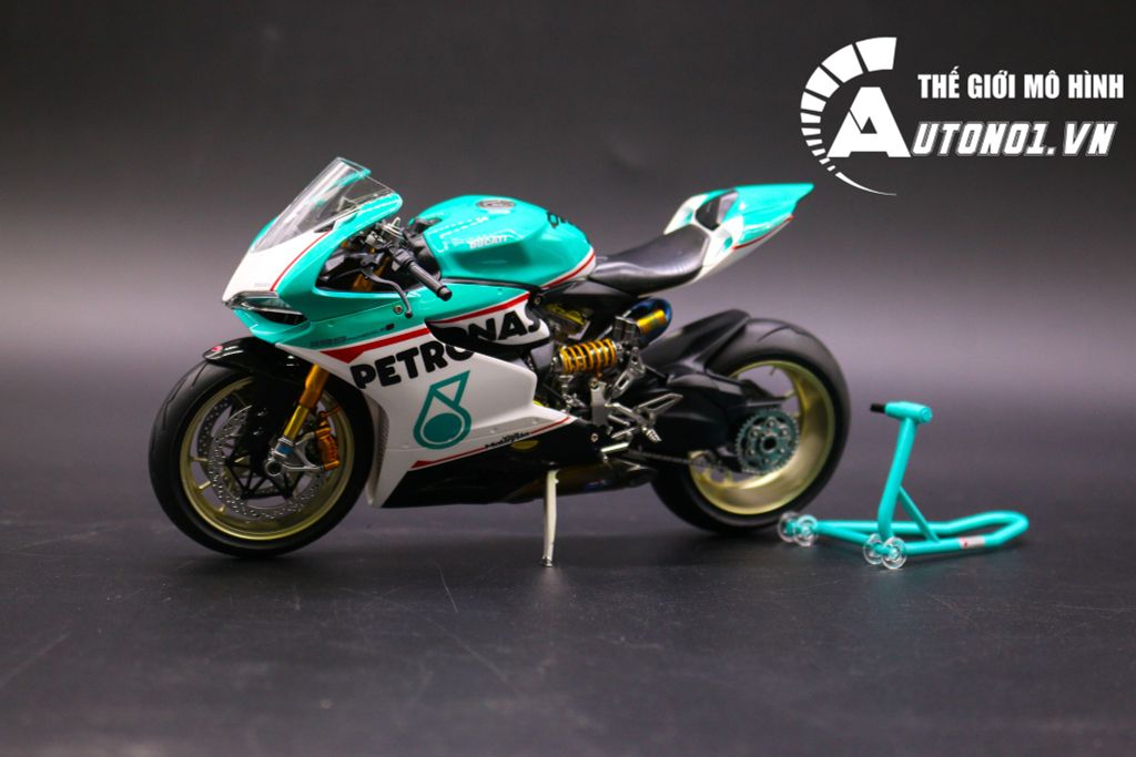 MÔ HÌNH DUCATI 1199 PANIGALE S PETRONAS VERSION 2 1:12 TAMIYA