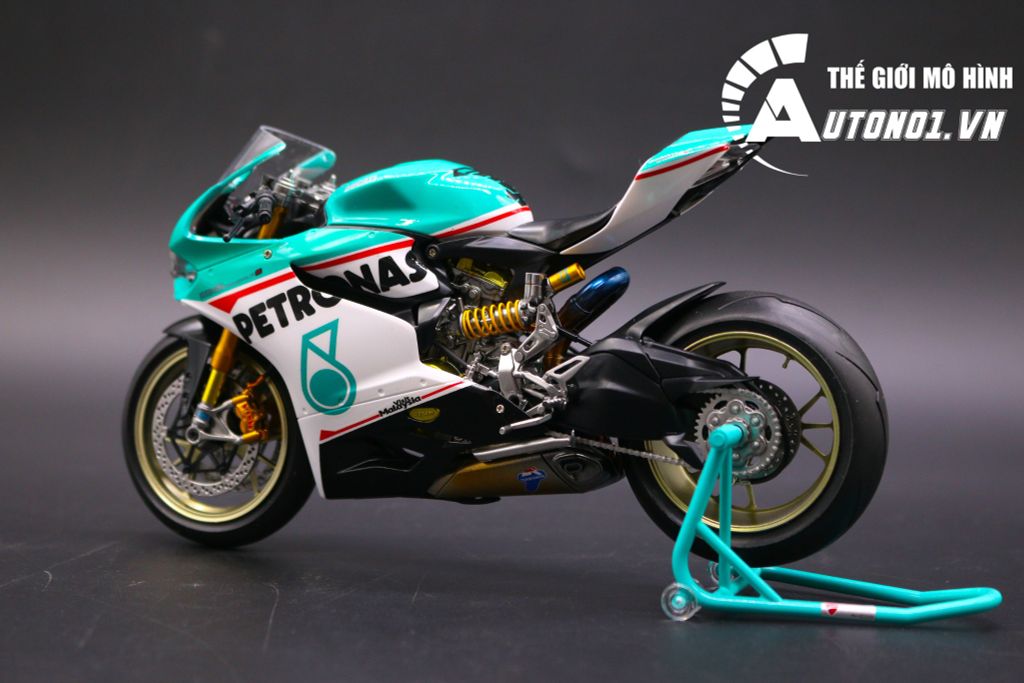 MÔ HÌNH DUCATI 1199 PANIGALE S PETRONAS VERSION 2 1:12 TAMIYA