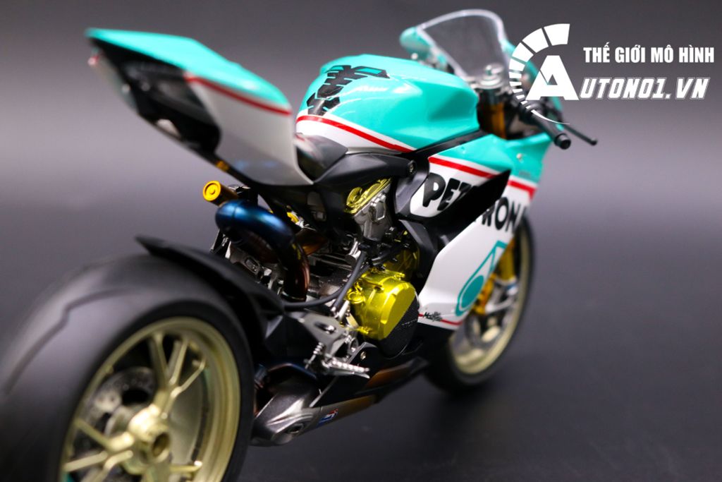 MÔ HÌNH DUCATI 1199 PANIGALE S PETRONAS VERSION 2 1:12 TAMIYA