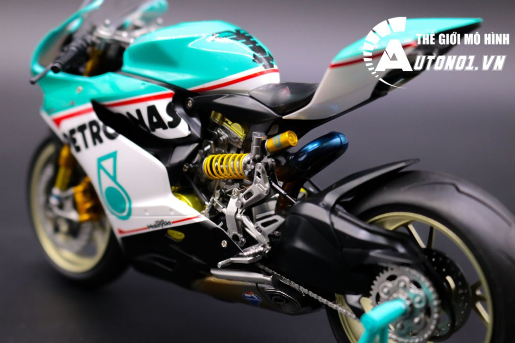 MÔ HÌNH DUCATI 1199 PANIGALE S PETRONAS VERSION 2 1:12 TAMIYA