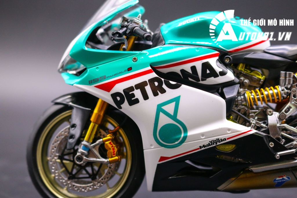 MÔ HÌNH DUCATI 1199 PANIGALE S PETRONAS VERSION 2 1:12 TAMIYA