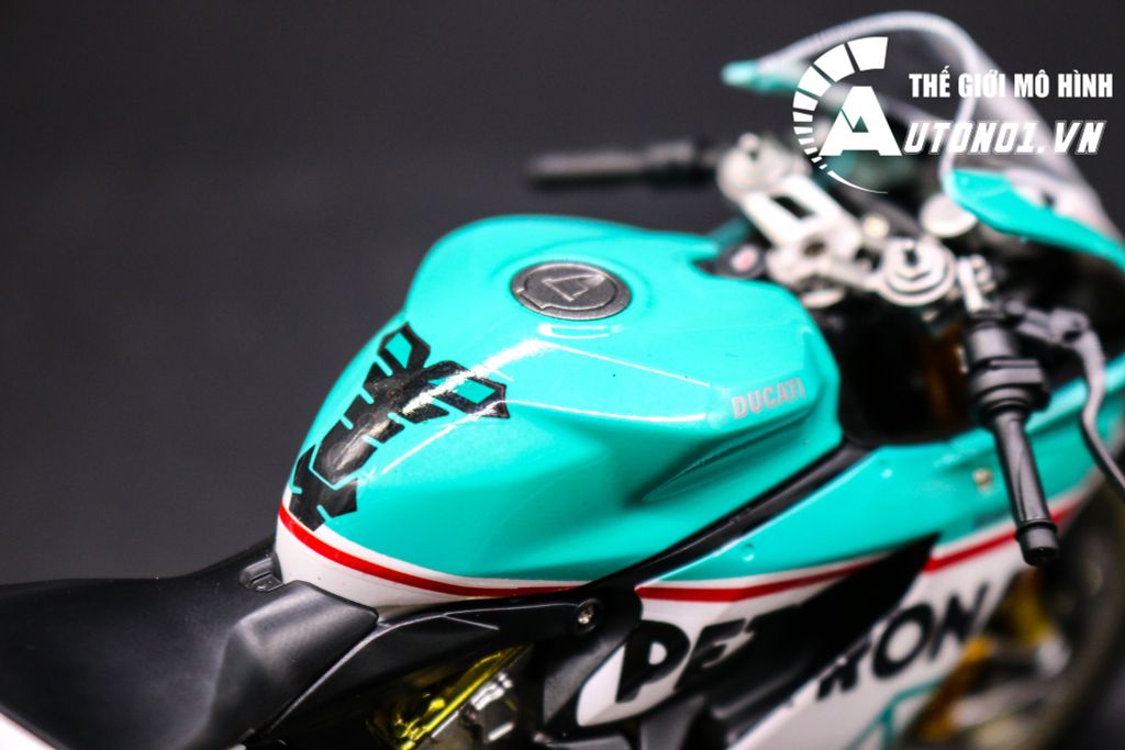 MÔ HÌNH DUCATI 1199 PANIGALE S PETRONAS VERSION 2 1:12 TAMIYA