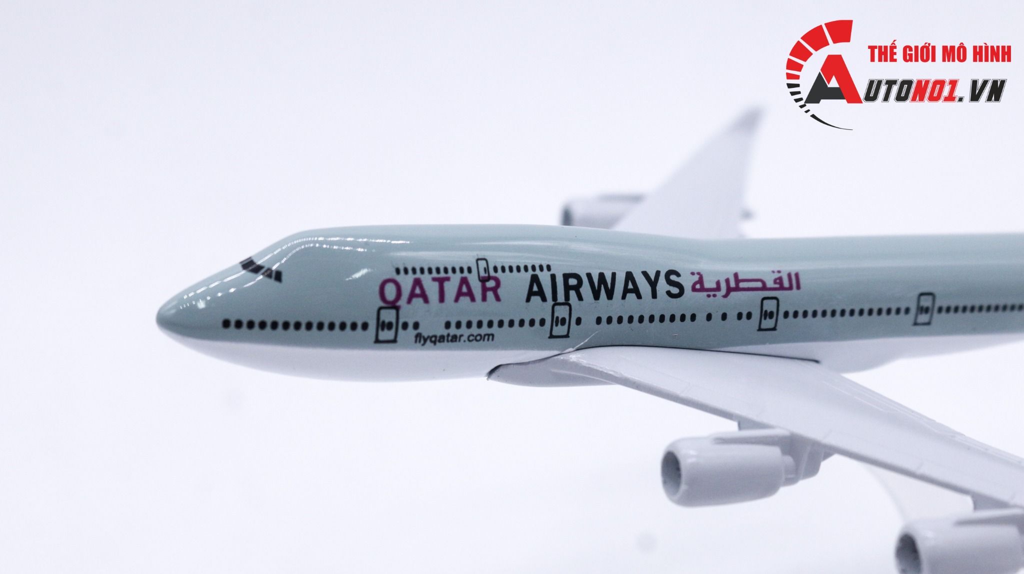  Mô hình máy bay Qatar Airways Boeing B747-400 A7-AEO 16cm MB16007 