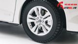  Mô hình xe Toyota Sienna MPV 1:18 Dealer 8075 