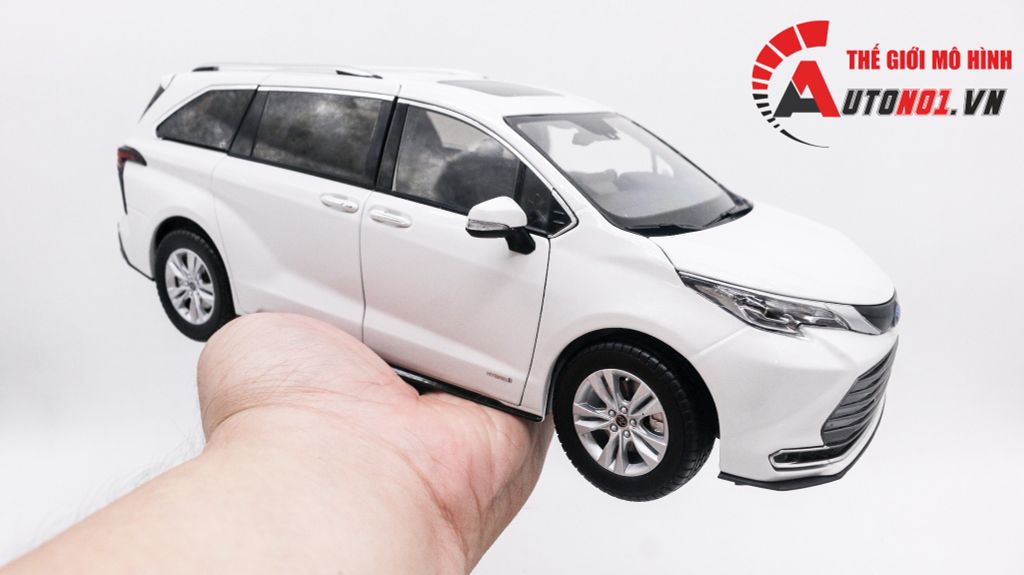 MÔ HÌNH XE TOYOTA SIENNA MPV 1:18 DEALER 8075