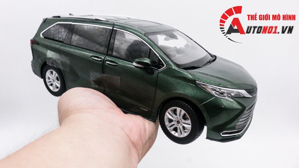 MÔ HÌNH XE TOYOTA SIENNA MPV 1:18 DEALER 8075