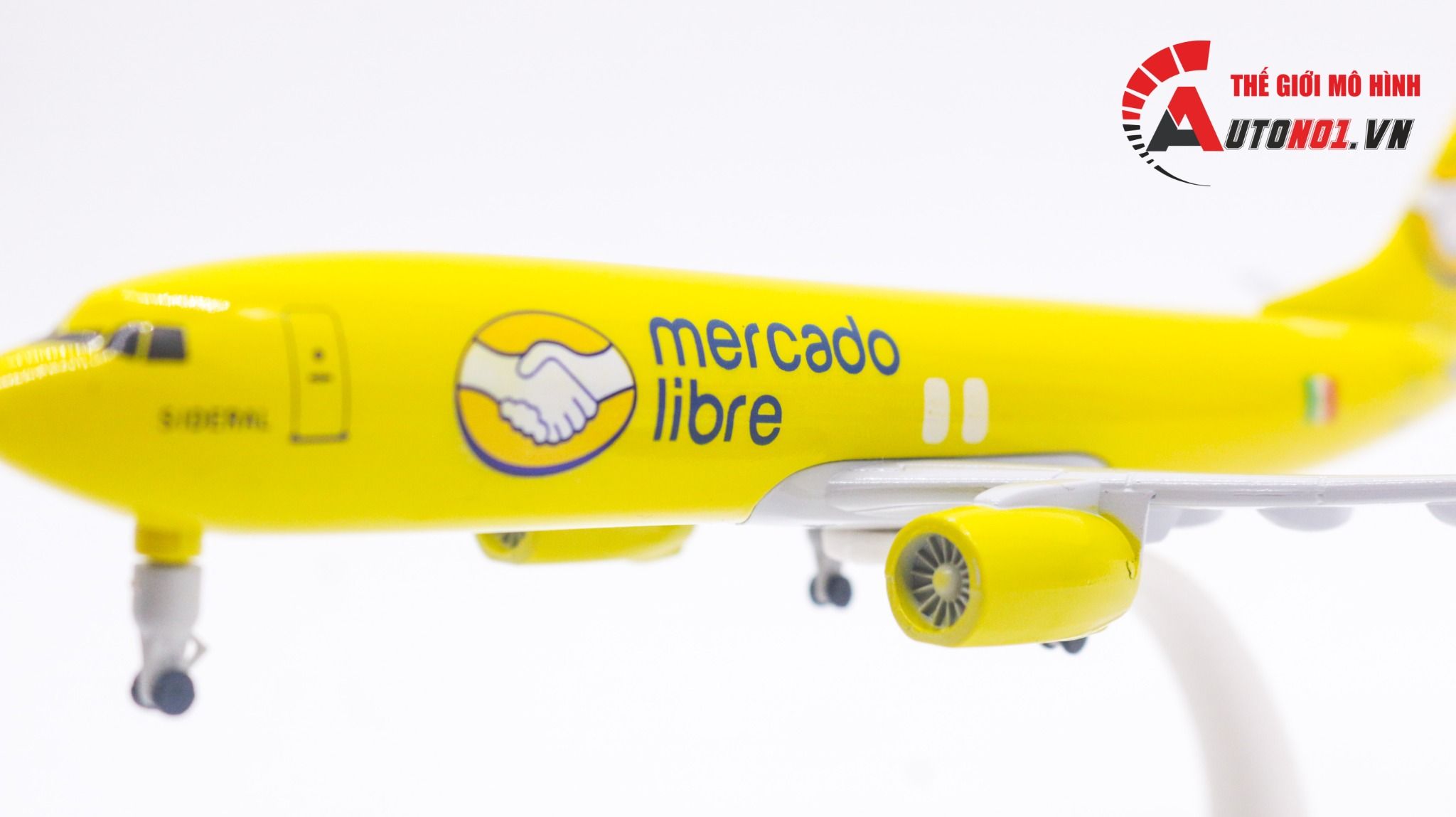  Mô hình máy bay USA Mercado Libre Boeing B737 có bánh xe 20cm MB20053 