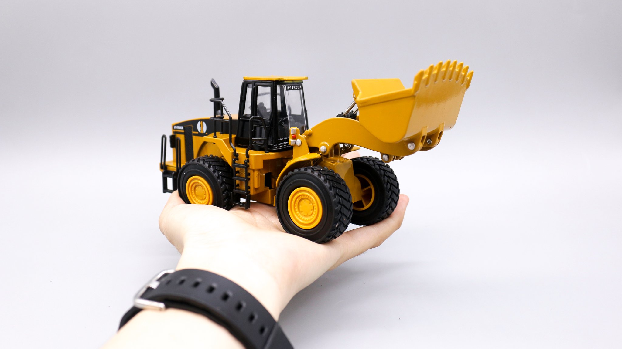  Mô hình xe xúc cát yellow 1:50 hytruck 7598 