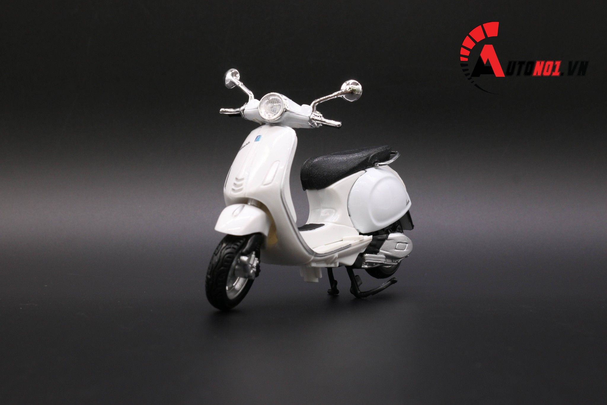  Mô hình xe Vespa primavera 150 white 1:18 Maisto 7070C 