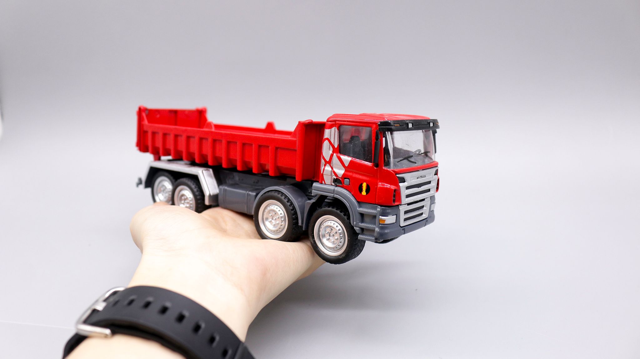  Mô hình xe kim loại xe ben chở cát , đá , than red 1:50 alloy 6095 