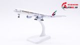  Mô hình máy bay Emirates Boeing B777 có bánh xe 20cm MB20046 