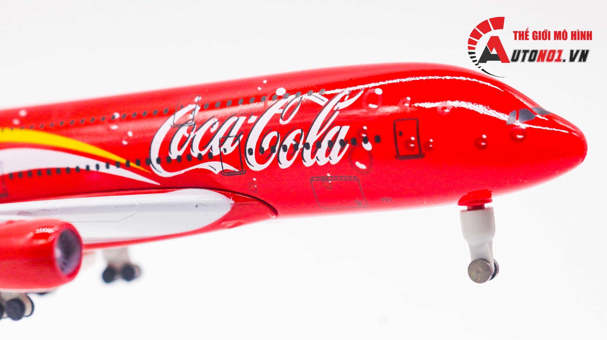  Mô hình máy bay Coca cola Airlines Airbus A380 20cm có bánh xe MB20056 