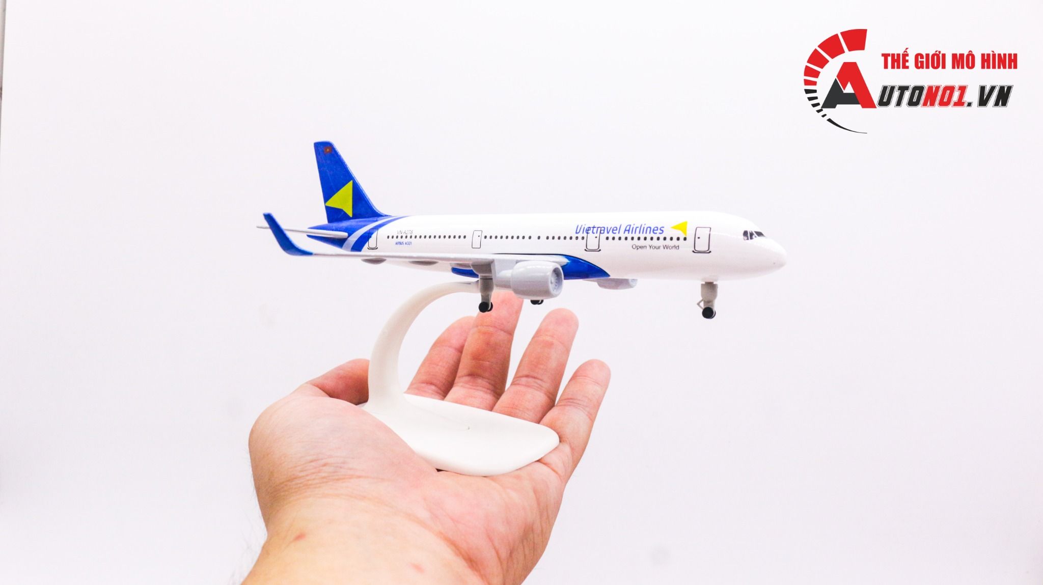  Mô hình máy bay Việt Nam Vietravel Airlines Airbus A321 có bánh xe 20cm MB20052 