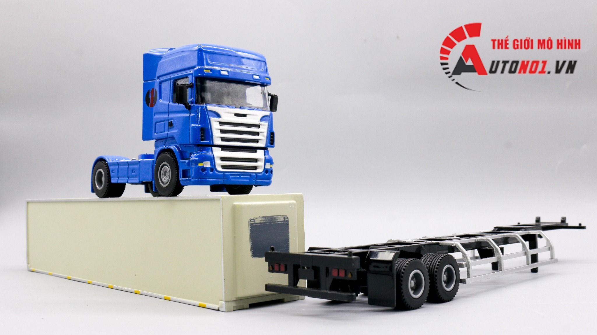  Mô hình xe tải container chở thùng lạnh blue 1:50 huayi alloy 7915 