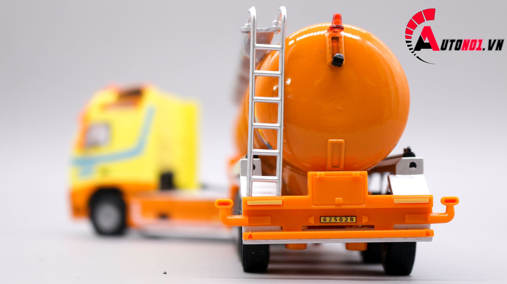  Mô hình xe chở dầu orange 1:50 kaidiwei 7632 