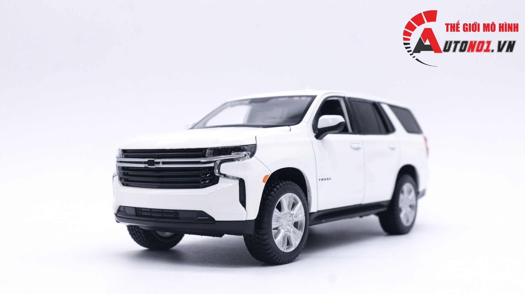  Mô hình xe Chevrolet Tahoe 2021 mở được 2 cửa tỉ lệ 1:26 Maisto OT042 