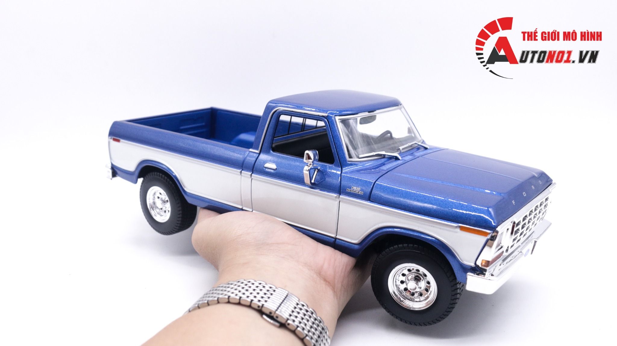  Mô hình xe Ford F150 Pic-kup 1979 tỉ lệ 1:18 Maisto OT041 