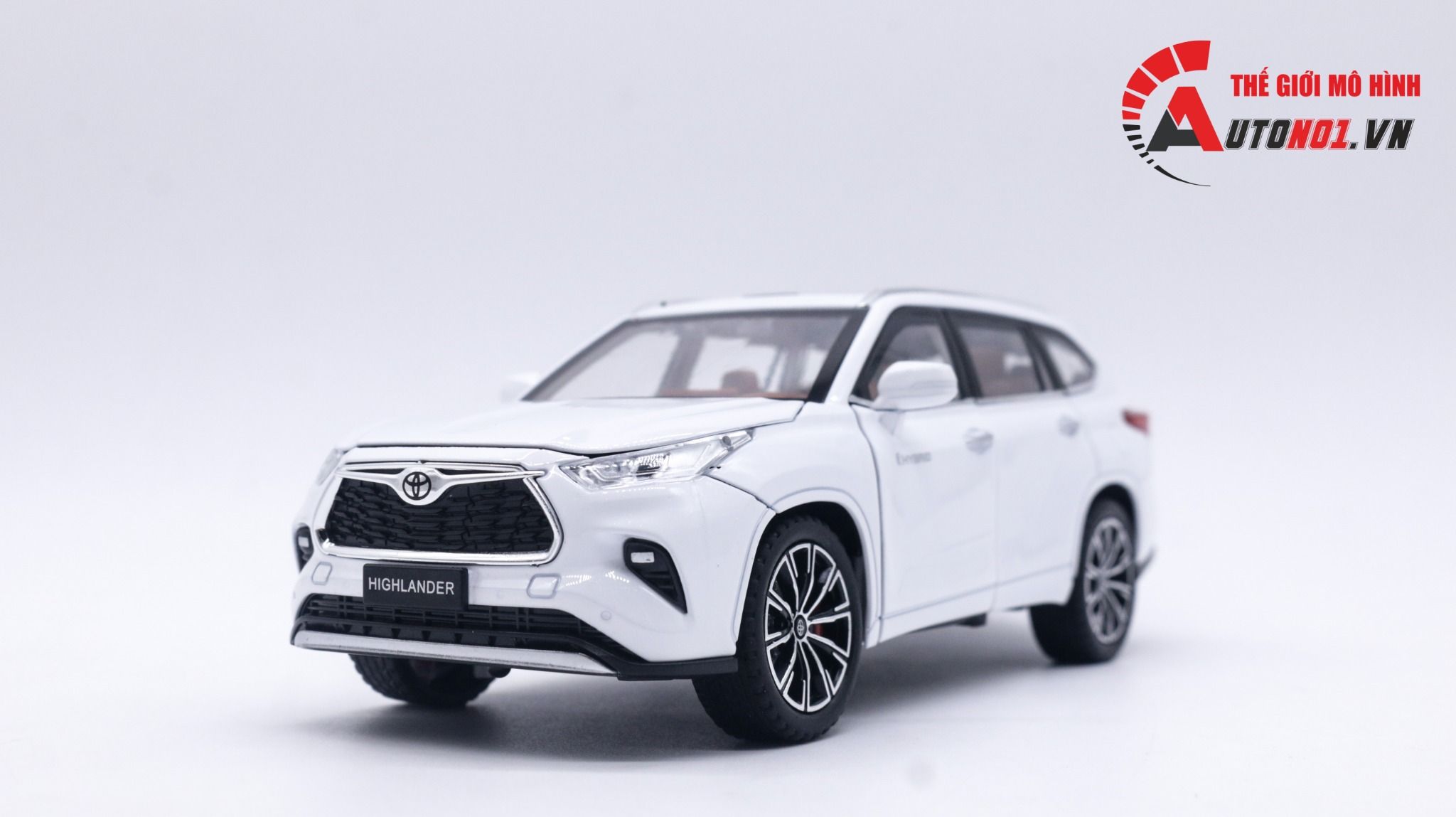  Mô hình xe Toyota Highlander đánh lái được full open tỉ lệ 1:24 Jinlifang OT045 