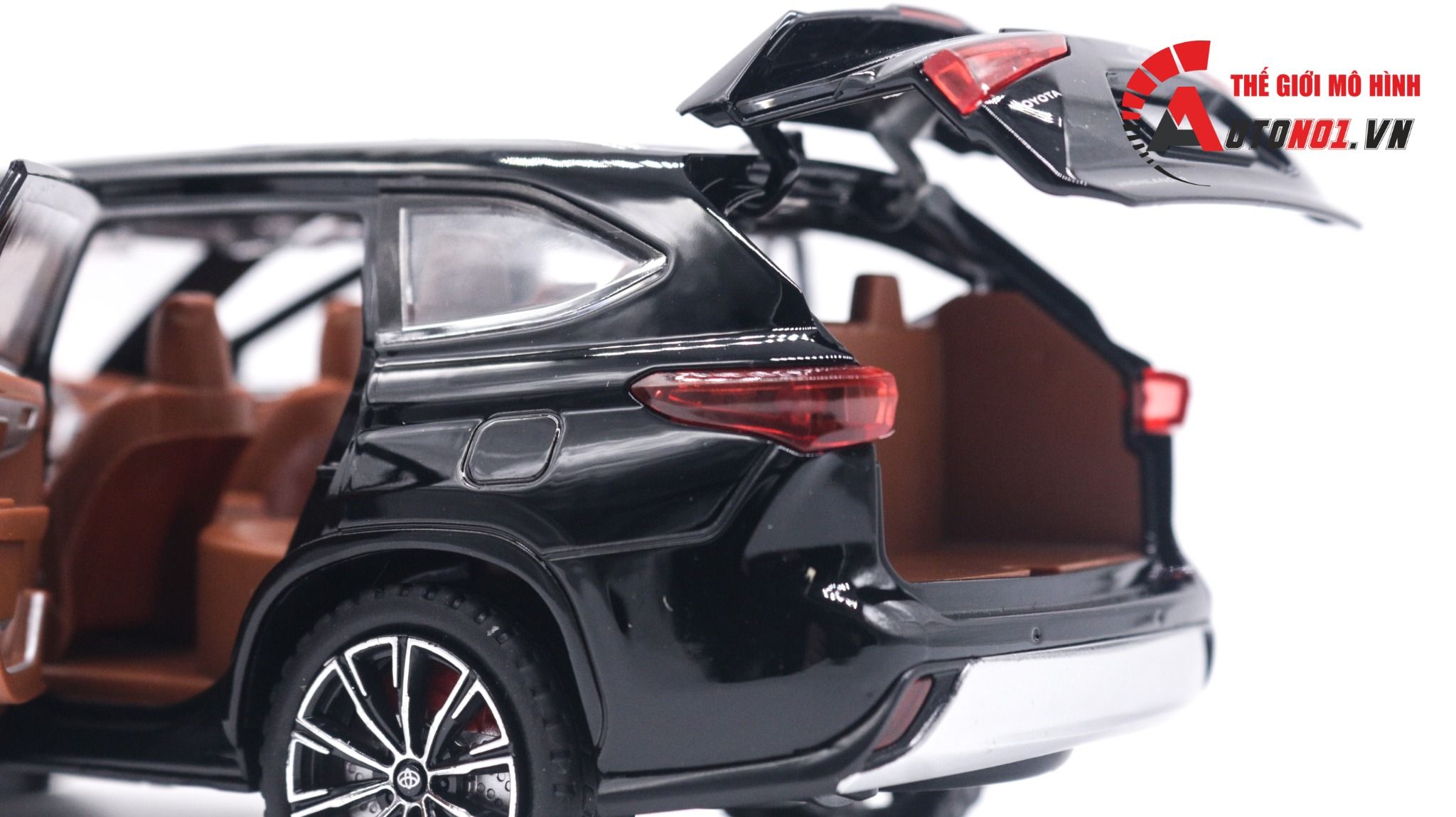  Mô hình xe Toyota Highlander đánh lái được full open tỉ lệ 1:24 Jinlifang OT045 