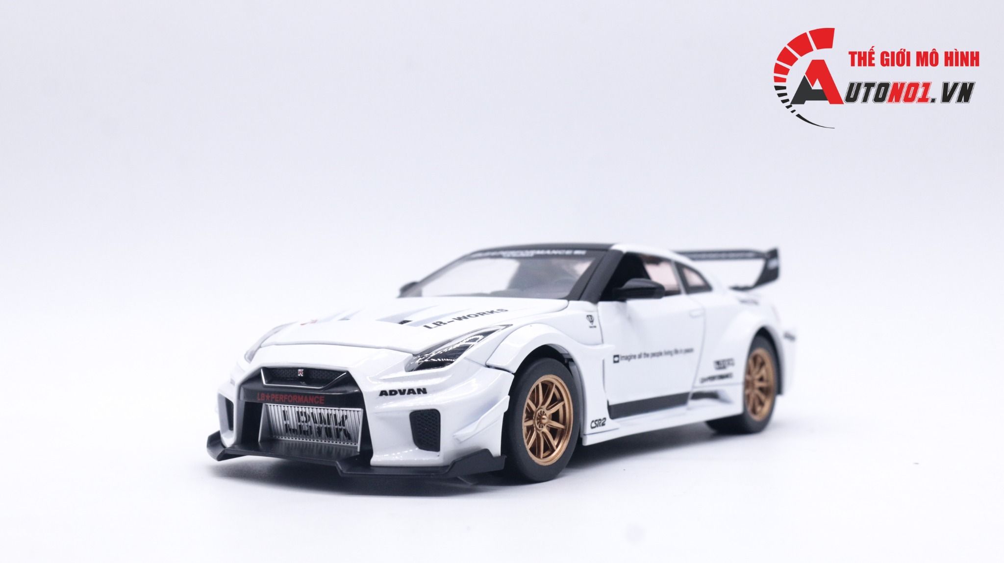  Mô hình xe Nissan GTR R35 CSR2 full open , có đèn , âm thanh 1:24 Alloy OT054 