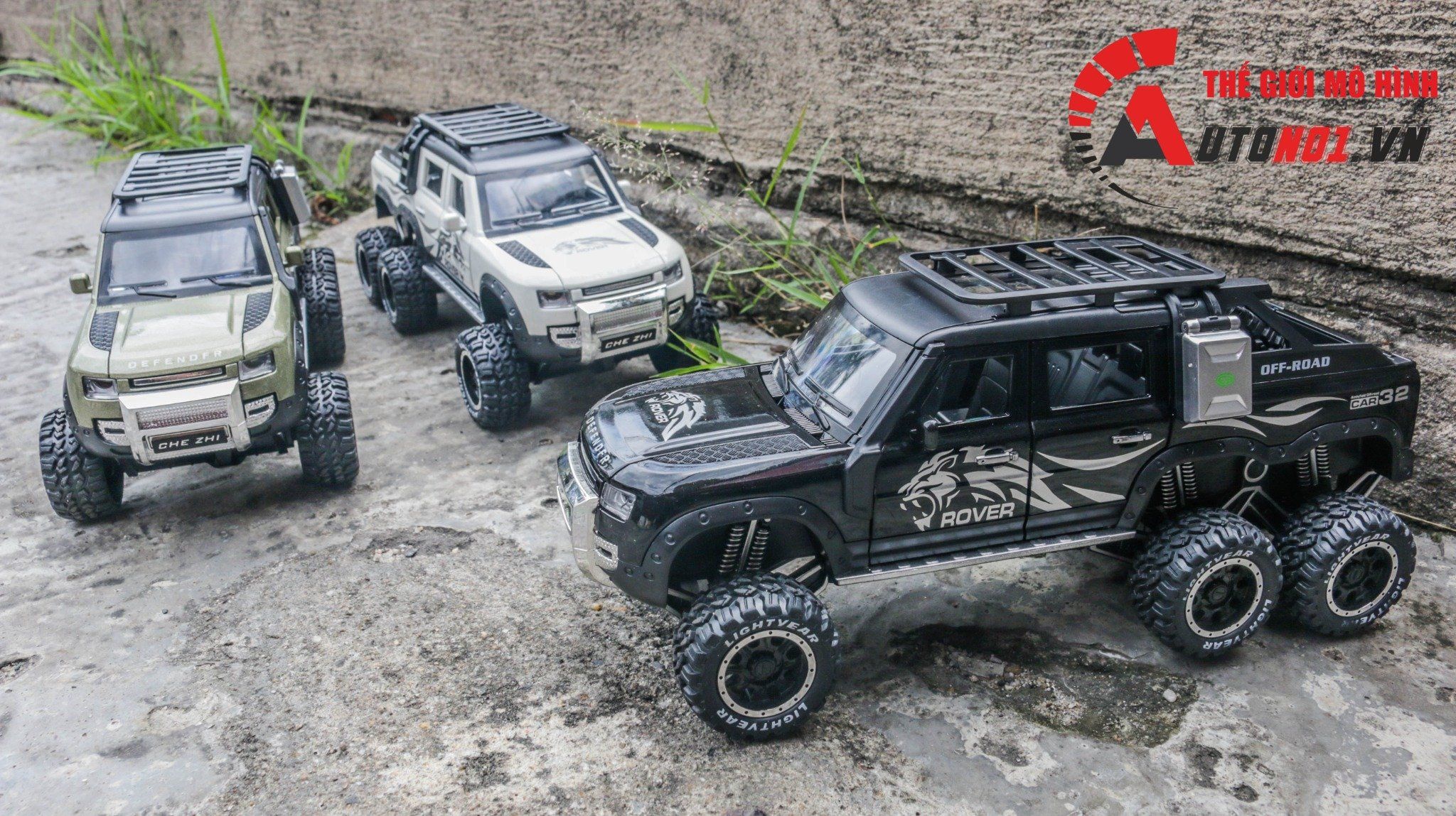  Mô hình xe Land Rover Defender 6x6 Offroad có đèn có âm thanh tỉ lệ 1:24 Chezhi OT430 