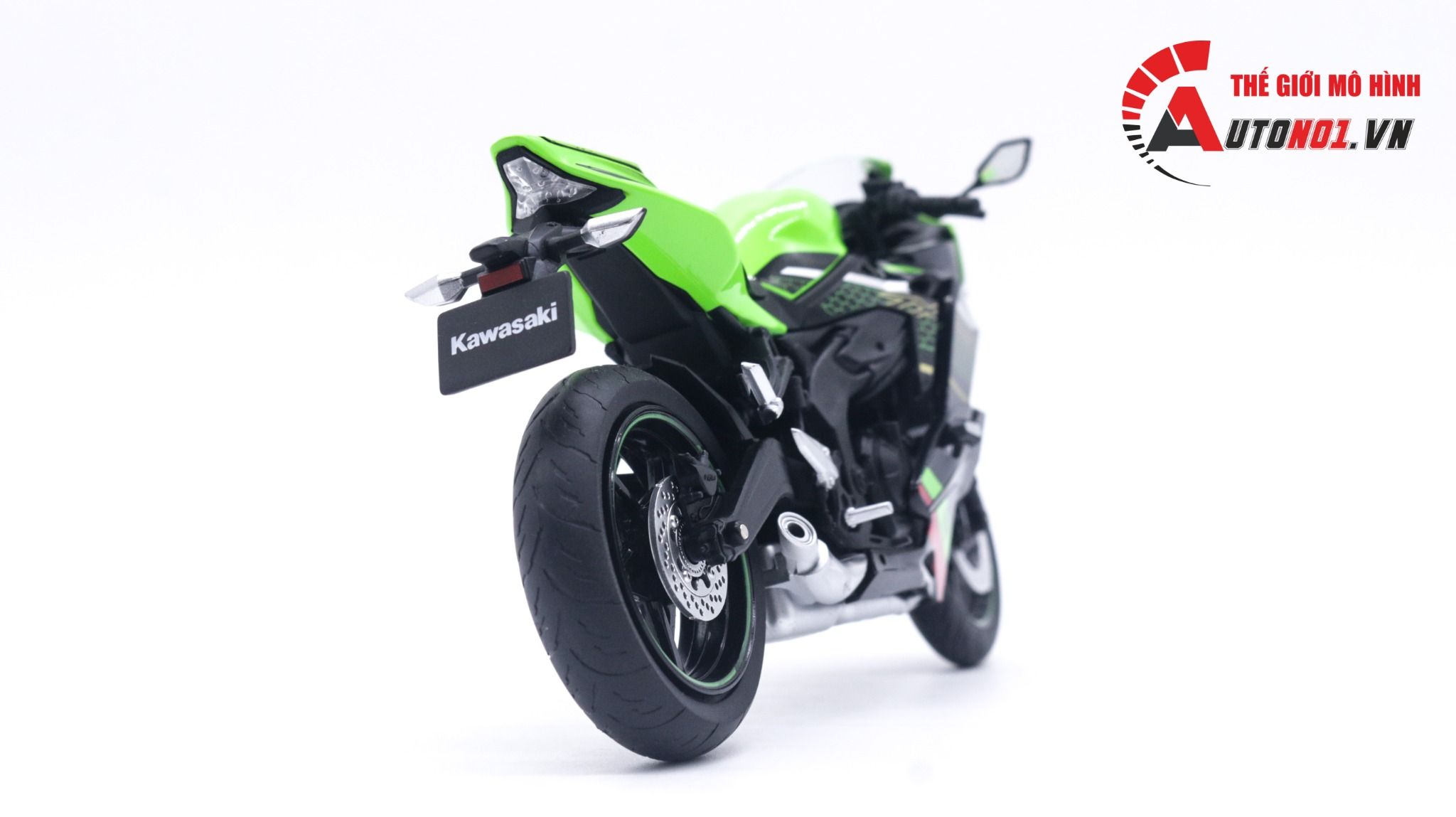  Mô hình xe Kawasaki Ninja ZX25R 2022 tỉ lệ 1:12 Aoshima MT012 