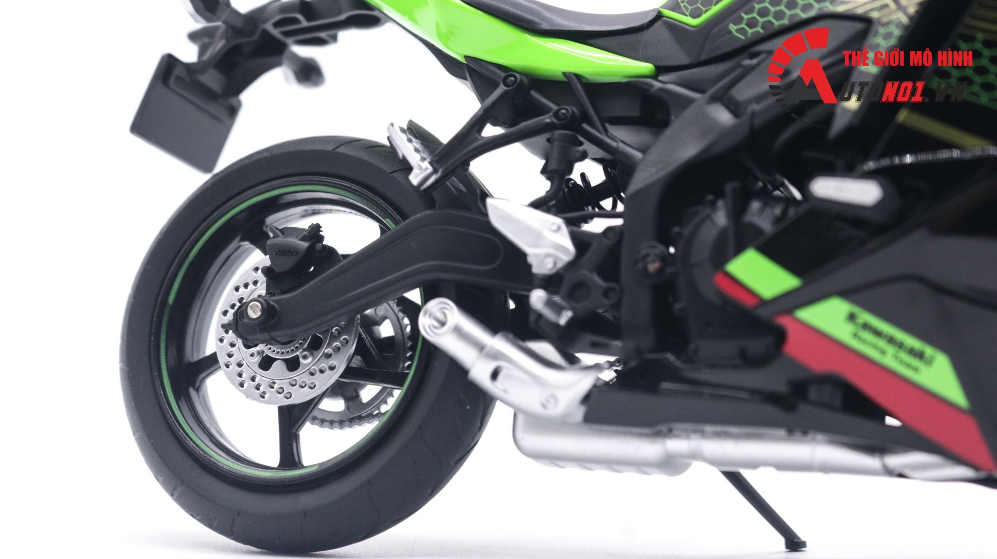  Mô hình xe Kawasaki Ninja ZX25R 2022 tỉ lệ 1:12 Aoshima MT012 