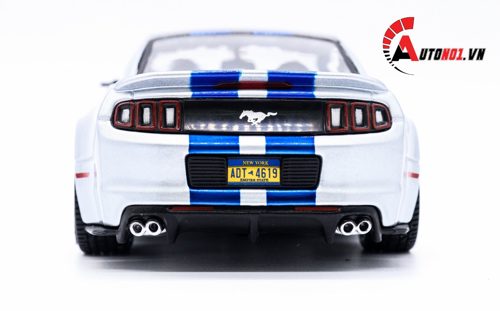  Mô hình xe Ford Mustang GT500 Need for speeds 2014 tỉ lệ 1:24 maisto OT345 