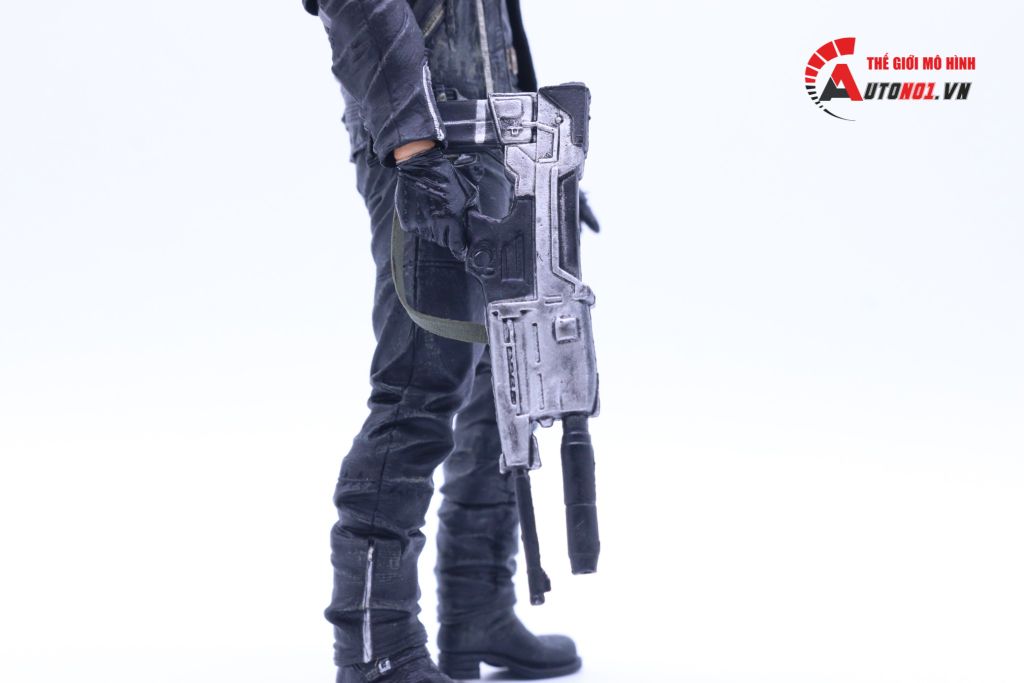 MÔ HÌNH NHÂN VẬT TERMINATOR T-800 BATTLE ACROSS TIME 17CM REAL TOYS 6881