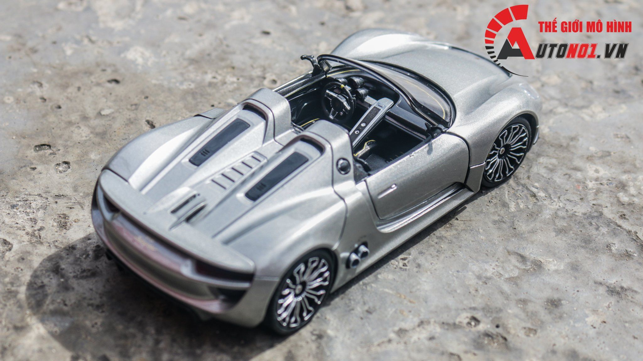  Mô hình xe Porsche 918 Spyder mở được 2 cửa 1:24 Welly OT558 