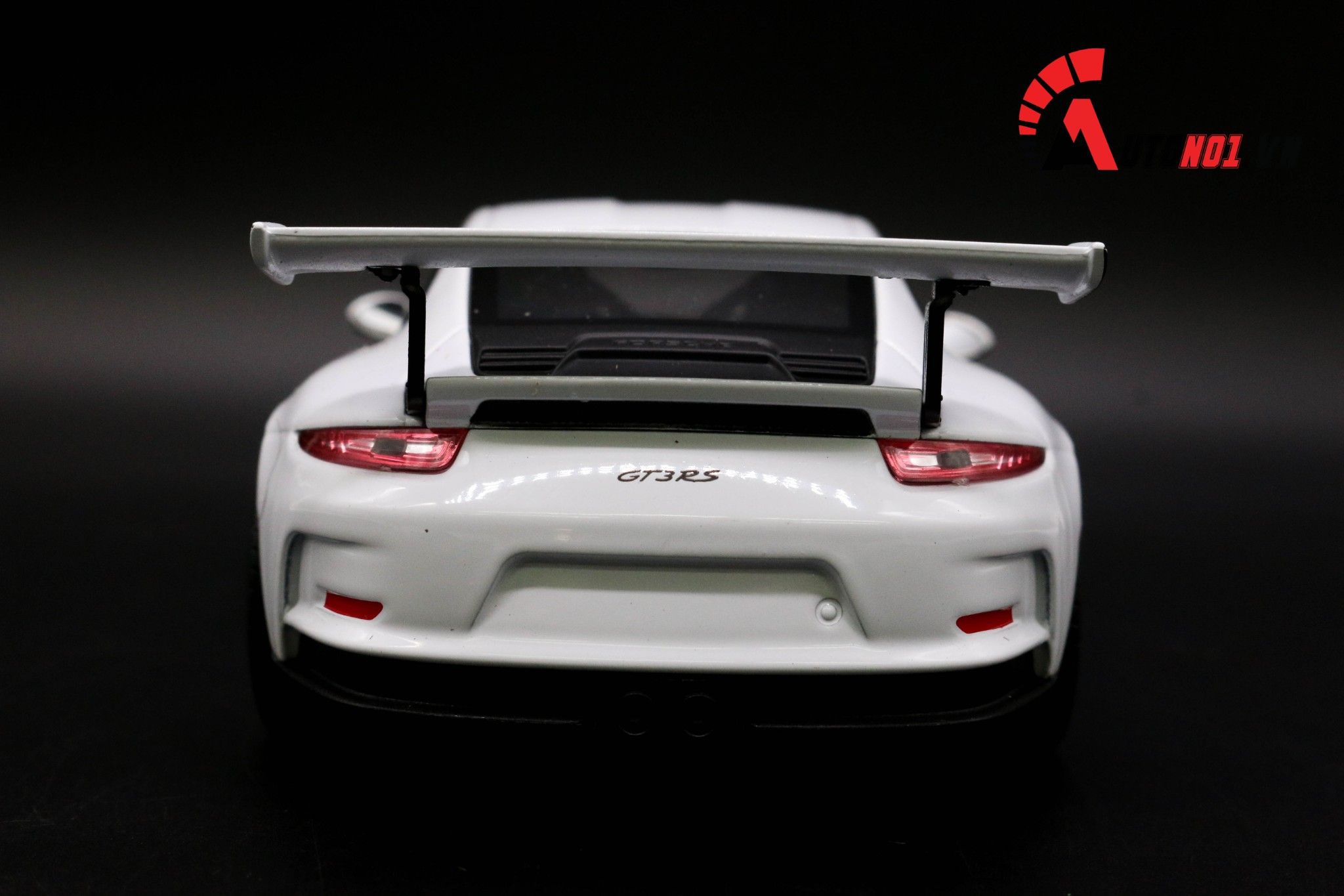  Mô hình xe Porsche 911 GT3 RS 2016 mở được hai cửa,capo trước, đánh lái được 1:24 Welly 5386 